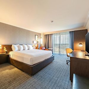 Standard Gästezimmer mit Zugang für Rollstuhlfahrer mit Kingsize-Bett